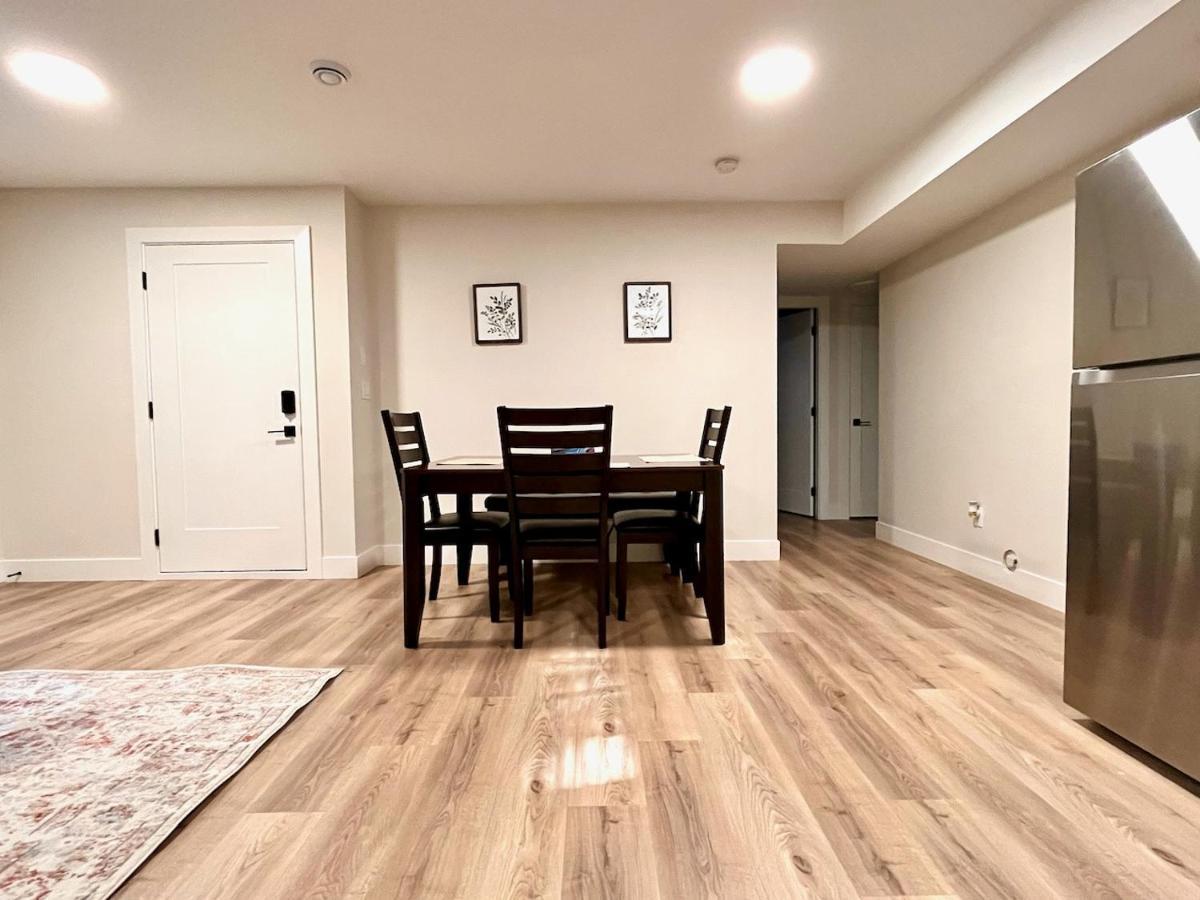 The Harmony Inn Spacious 2 Bdrms 2 Beds Basement Suite サレー エクステリア 写真