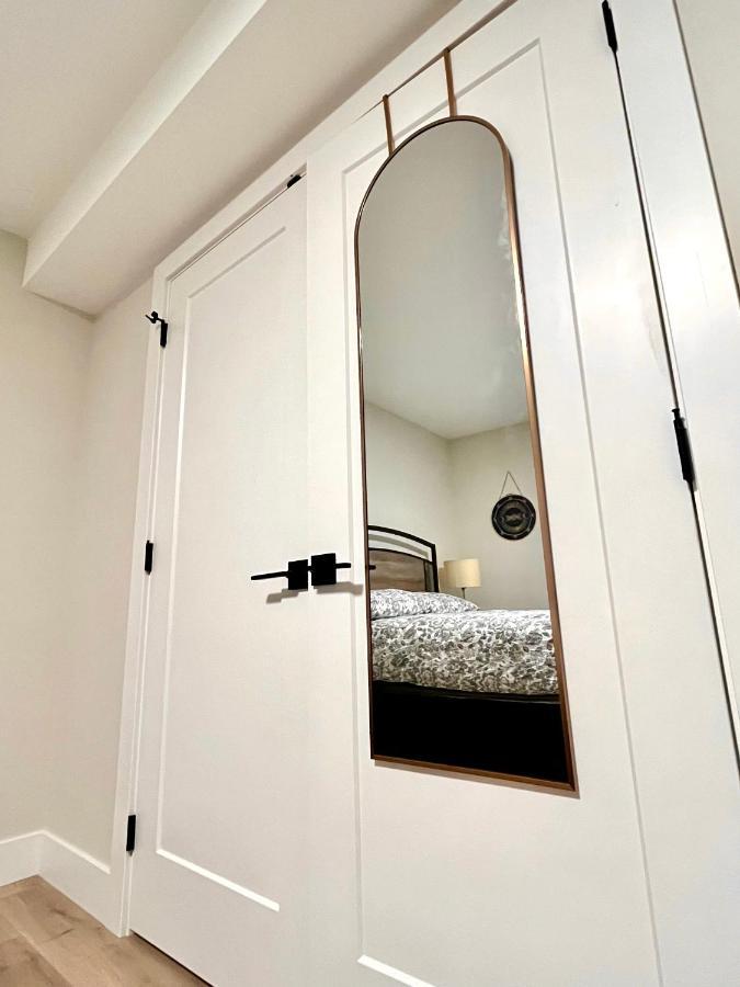 The Harmony Inn Spacious 2 Bdrms 2 Beds Basement Suite サレー エクステリア 写真