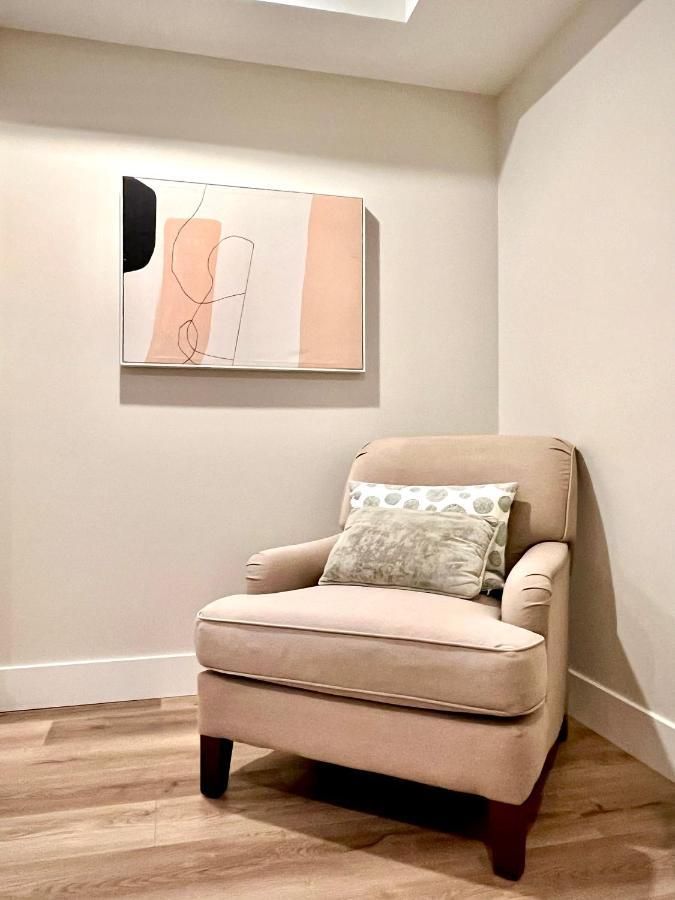 The Harmony Inn Spacious 2 Bdrms 2 Beds Basement Suite サレー エクステリア 写真